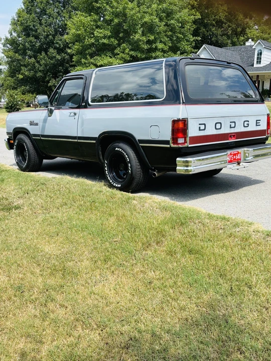 1991 Dodge Ramcharger - Image 10 of 31