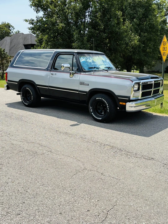 1991 Dodge Ramcharger - Image 15 of 31