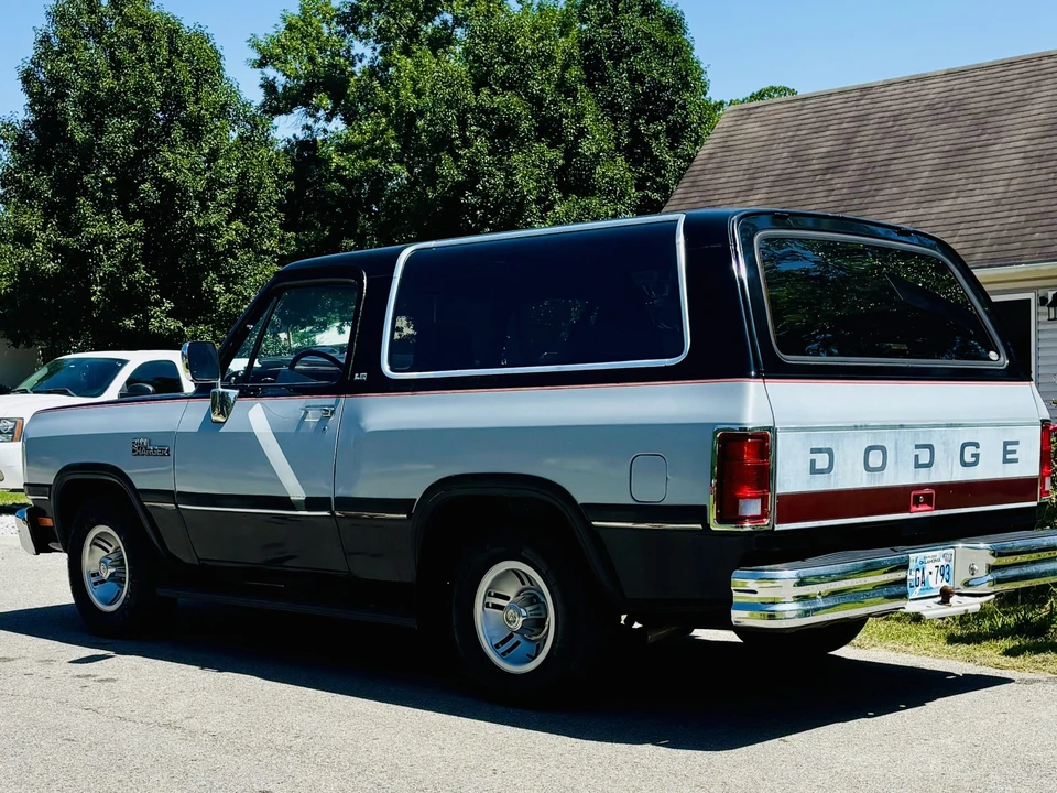 1991 Dodge Ramcharger - Image 21 of 31