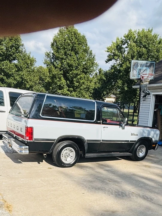 1991 Dodge Ramcharger - Image 24 of 31