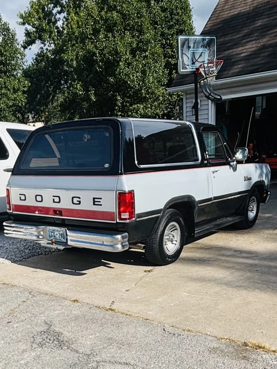 1991 Dodge Ramcharger - Image 23 of 31