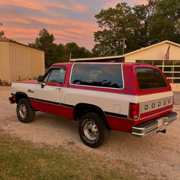 1991 Dodge Ramcharger - Image 9 of 31