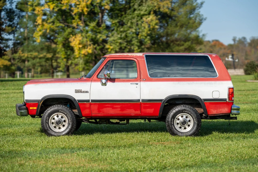 1991 Dodge Ramcharger - Image 7 of 31