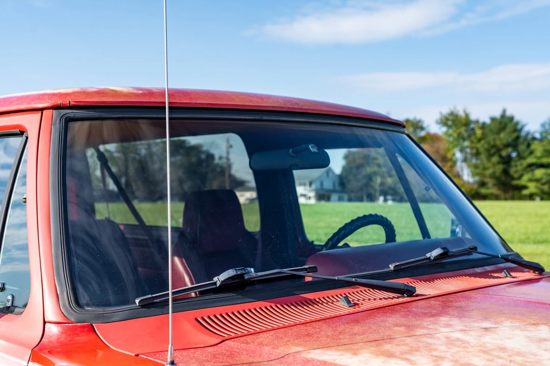 1991 Dodge Ramcharger - Image 28 of 31