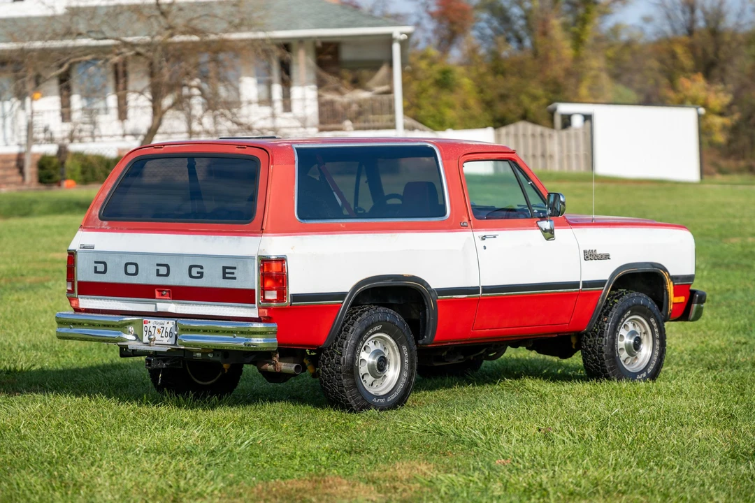 1991 Dodge Ramcharger - Image 4 of 31