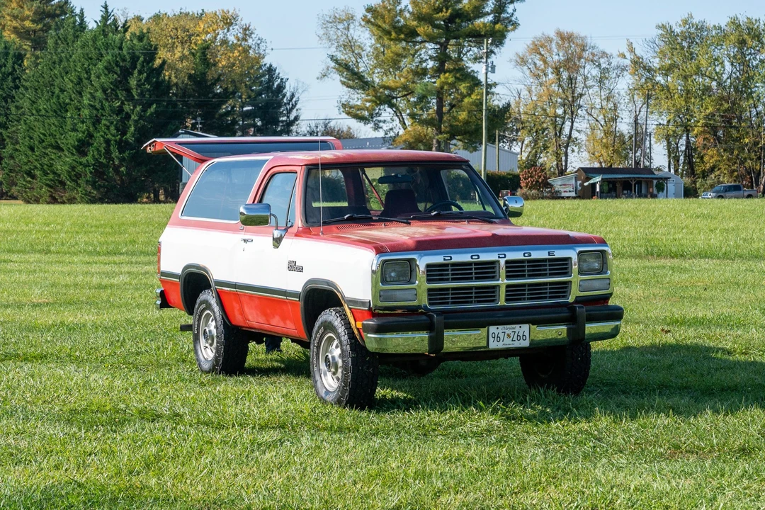 1991 Dodge Ramcharger - Image 9 of 31