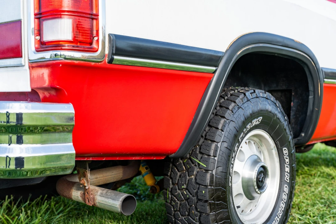 1991 Dodge Ramcharger - Image 26 of 31