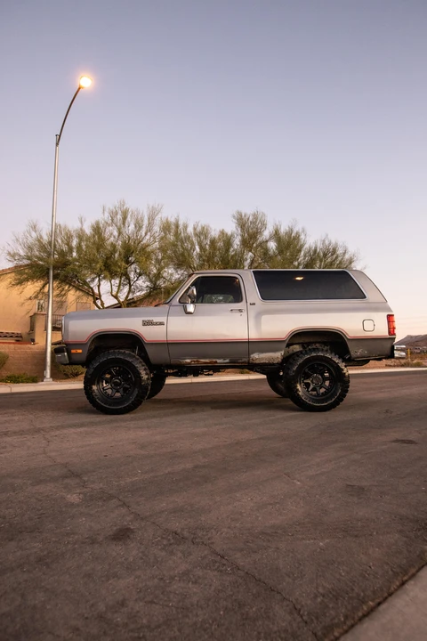 1991 Dodge Ramcharger - Image 7 of 31