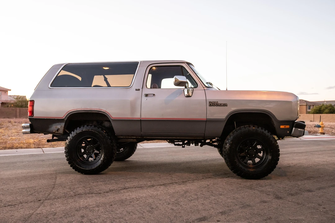 1991 Dodge Ramcharger - Image 11 of 31