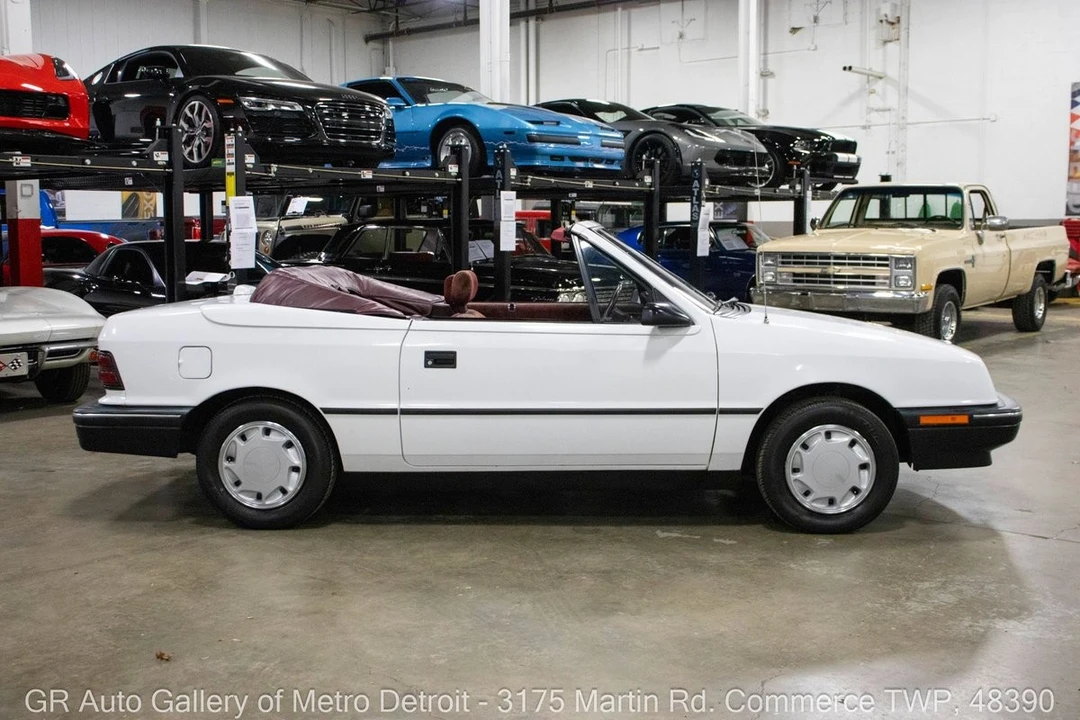 1991 Dodge Shadow - Image 9 of 12