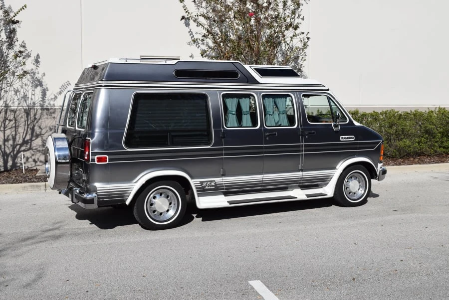 1991 Dodge Ram Van - Image 2 of 10