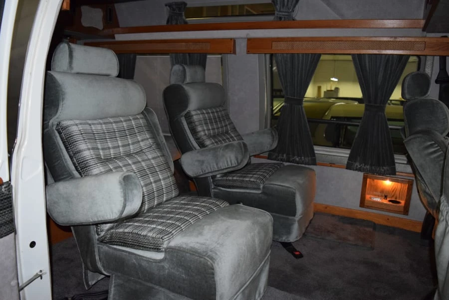 1991 Dodge Ram Van - Image 5 of 10