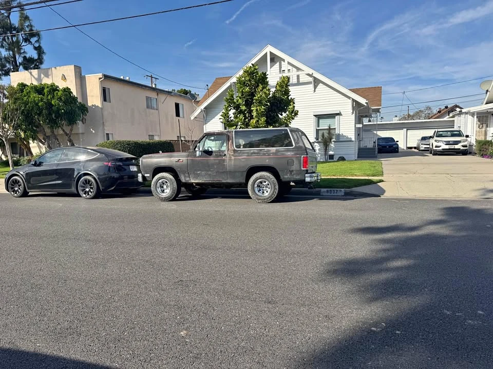1991 Dodge Ramcharger - Image 2 of 9