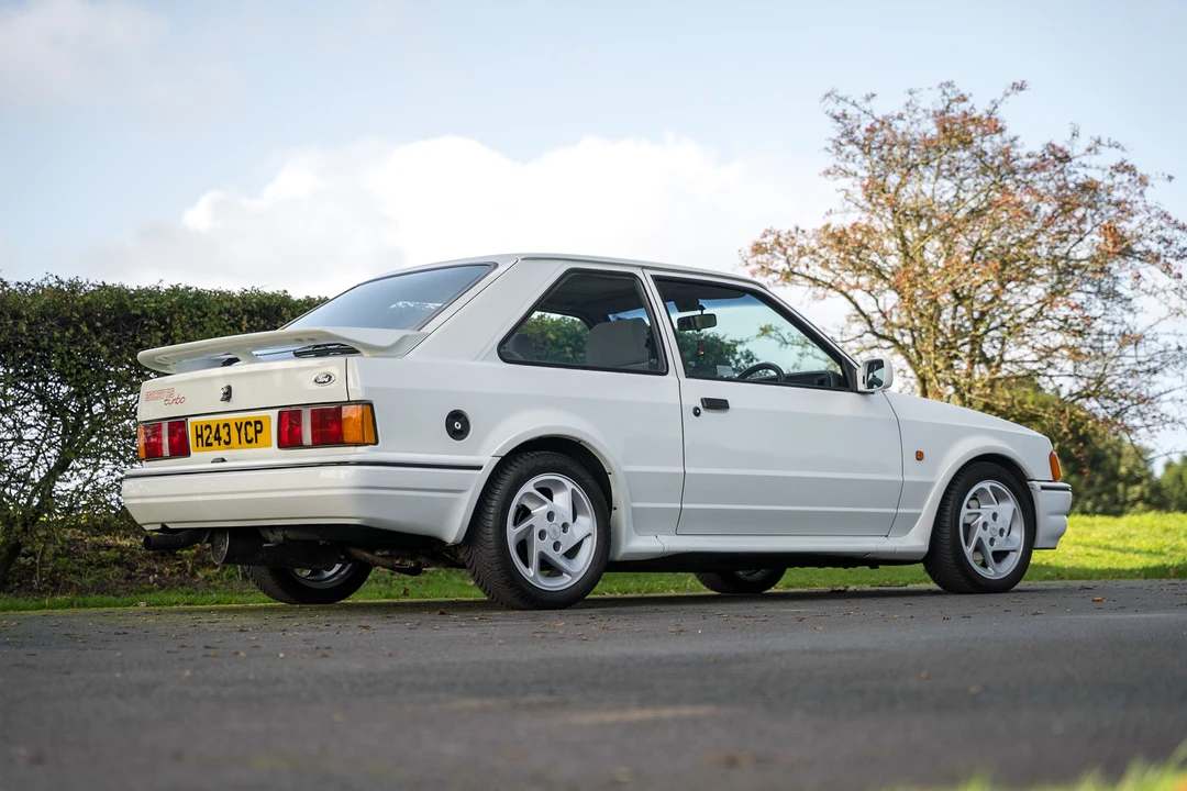 1991 Ford Escort - Image 14 of 31