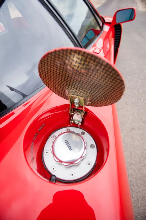 1991 Ferrari F40 - Image 26 of 31