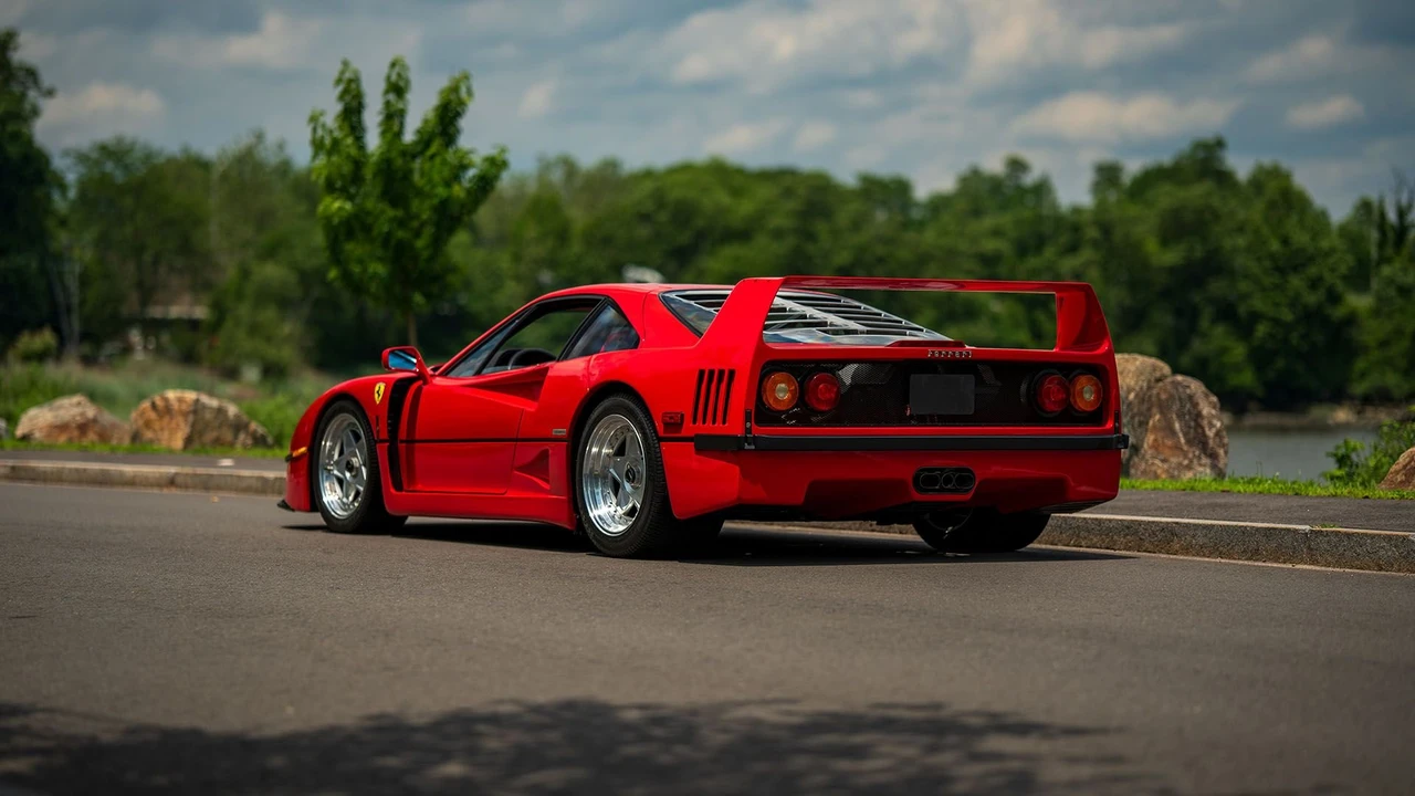 1991 Ferrari F40 - Image 24 of 31