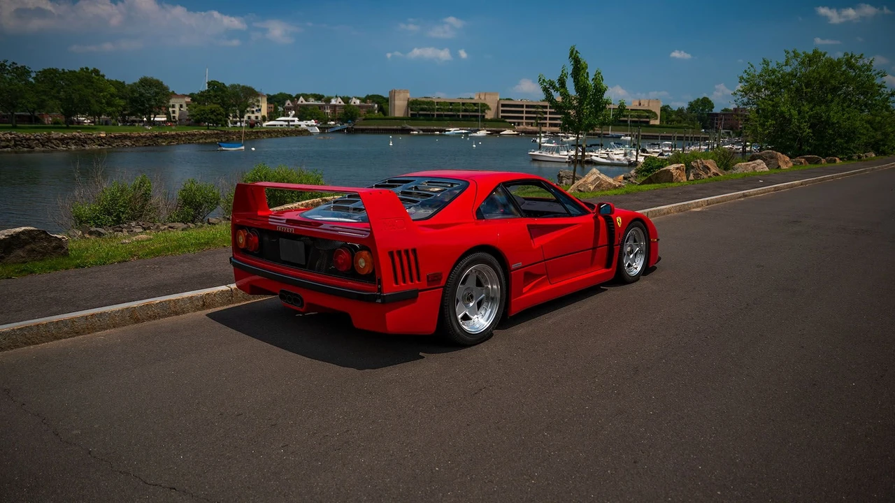 1991 Ferrari F40 - Image 26 of 31