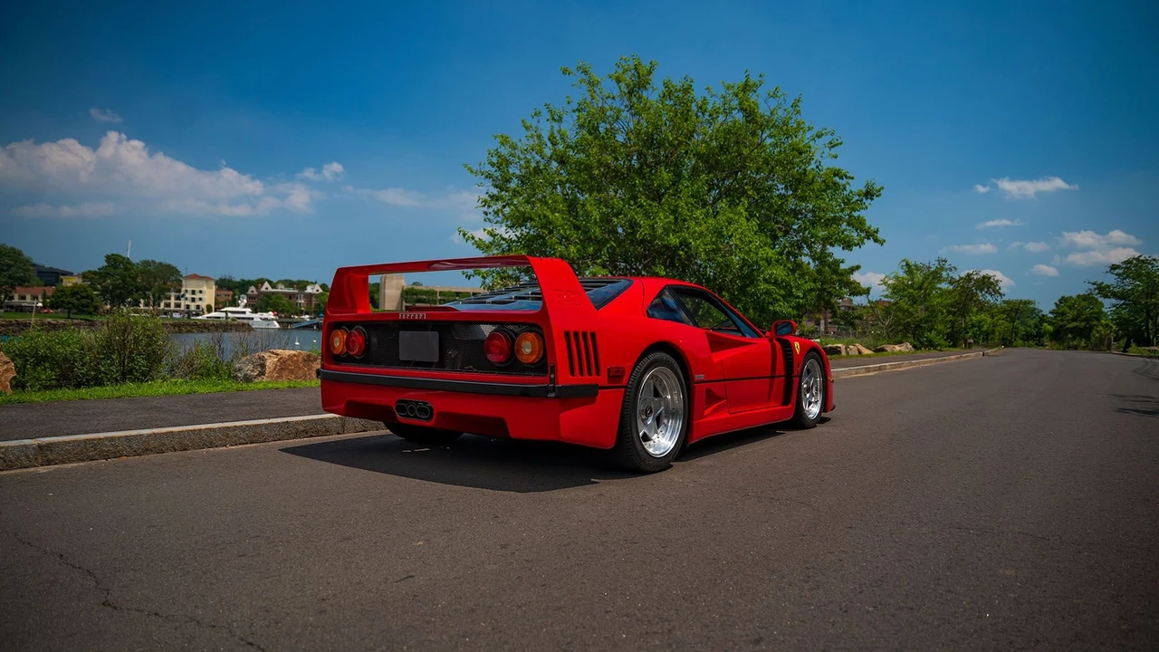 1991 Ferrari F40 - Image 18 of 31