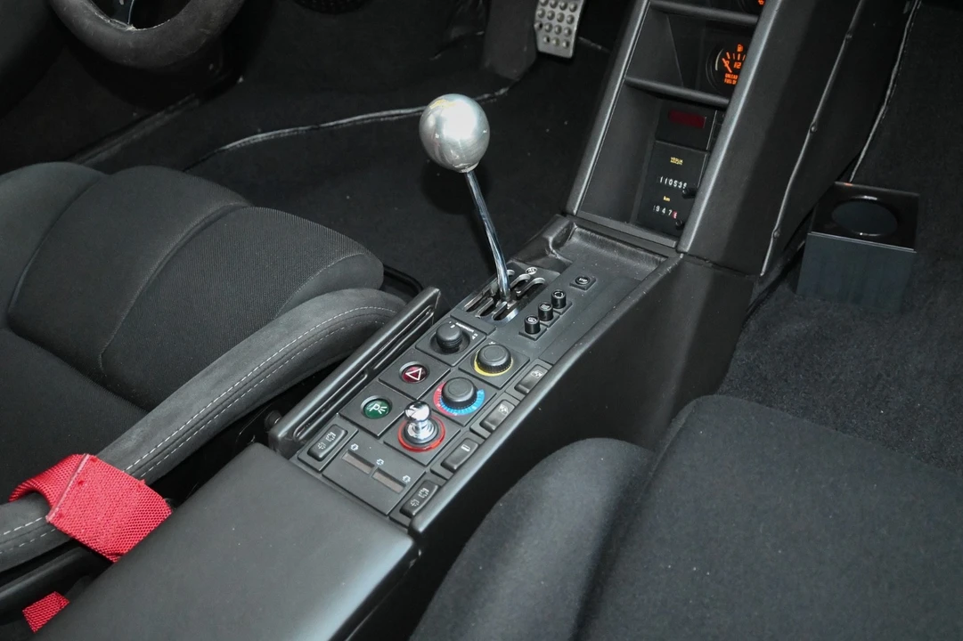 1991 Ferrari Testarossa - Image 17 of 31