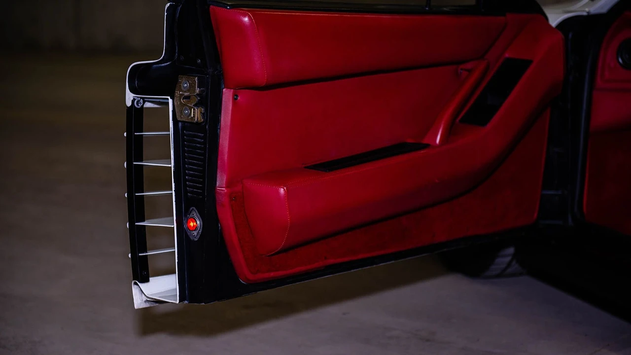 1991 Ferrari Testarossa - Image 22 of 31