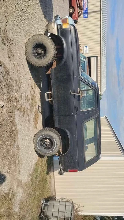 1991 Ford Bronco 4th Gen - Image 2 of 10