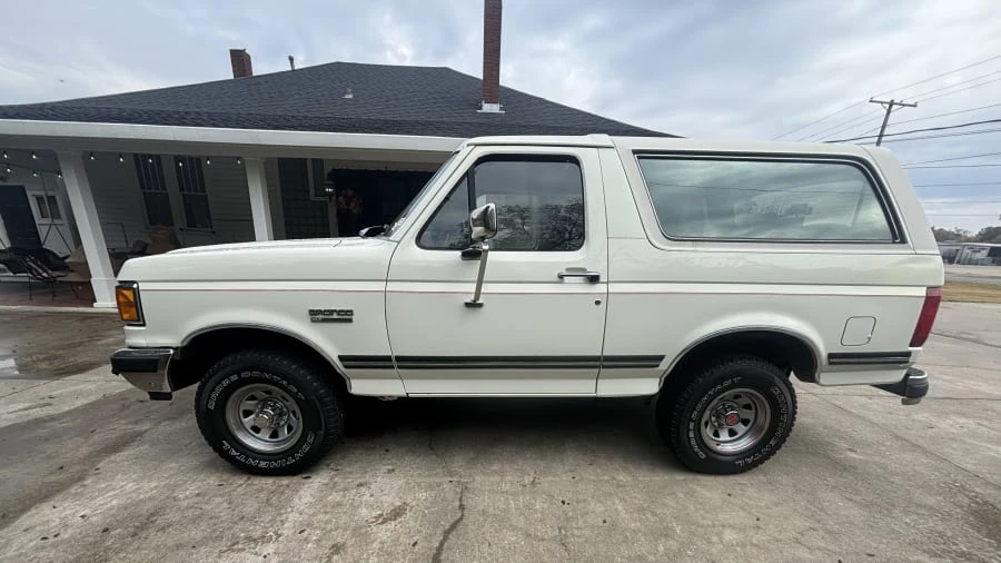 1991 Ford Bronco 4th Gen - Image 5 of 9