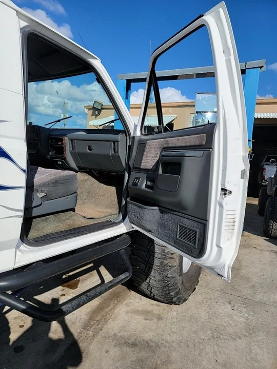 1991 Ford Bronco 4th Gen - Image 16 of 18