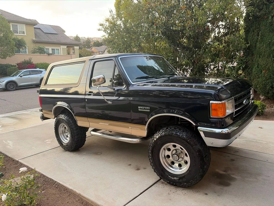 1991 Ford Bronco 4th Gen - Image 2 of 12