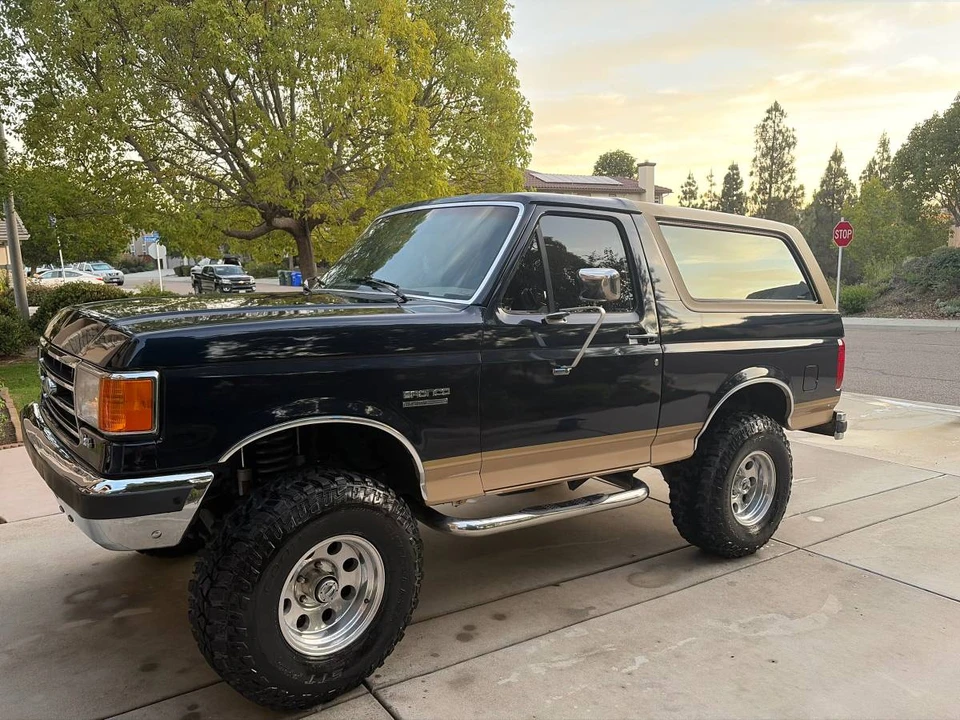 1991 Ford Bronco 4th Gen - Image 3 of 12