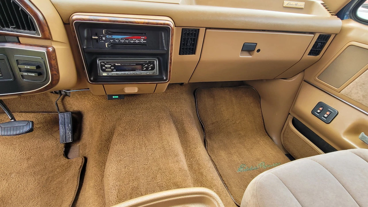 1991 Ford Bronco 4th Gen - Image 16 of 31