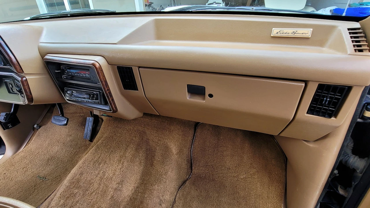 1991 Ford Bronco 4th Gen - Image 17 of 31
