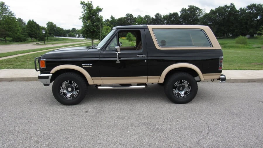 1991 Ford Bronco 4th Gen - Image 2 of 7