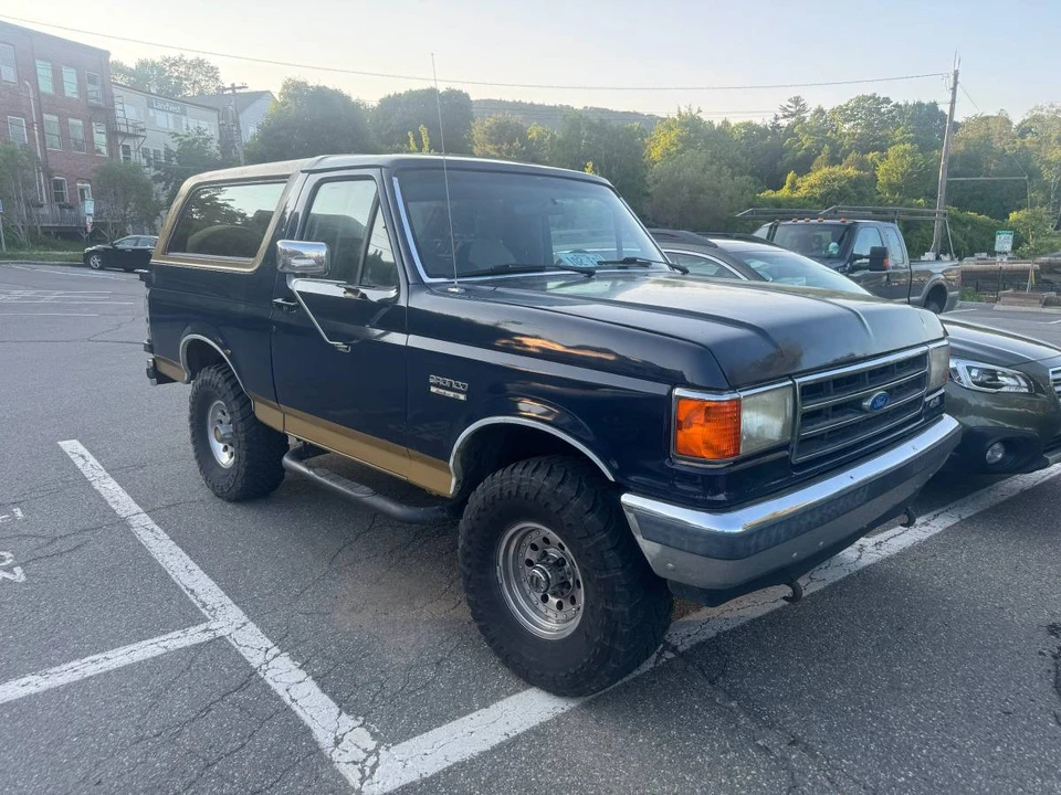 1991 Ford Bronco 4th Gen - Image 2 of 13