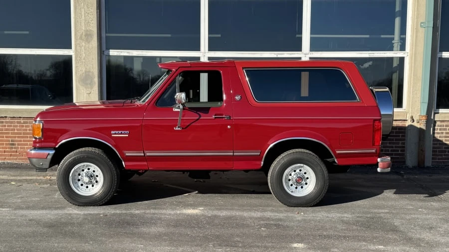 1991 Ford Bronco 4th Gen - Image 2 of 13