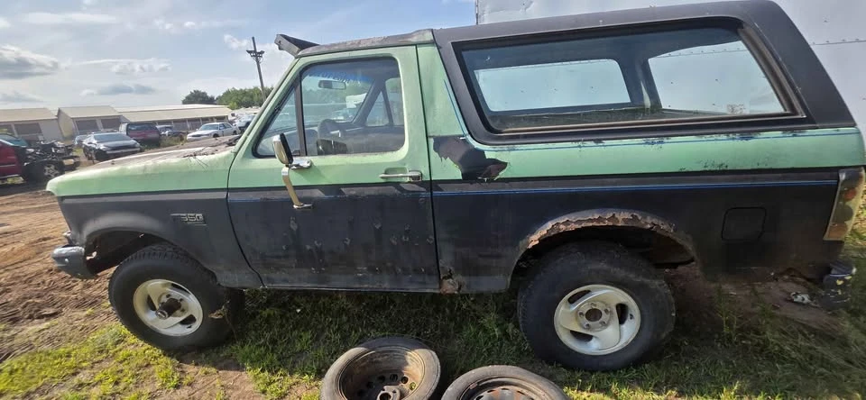 1991 Ford Bronco 4th Gen - Image 2 of 5