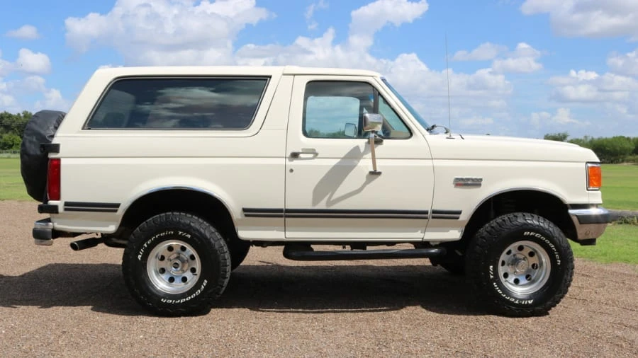 1991 Ford Bronco 4th Gen - Image 2 of 10