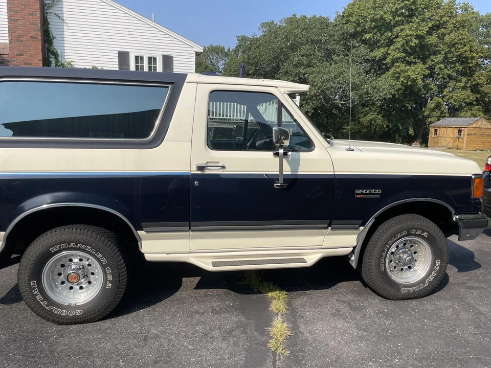 1991 Ford Bronco 4th Gen - Image 11 of 31