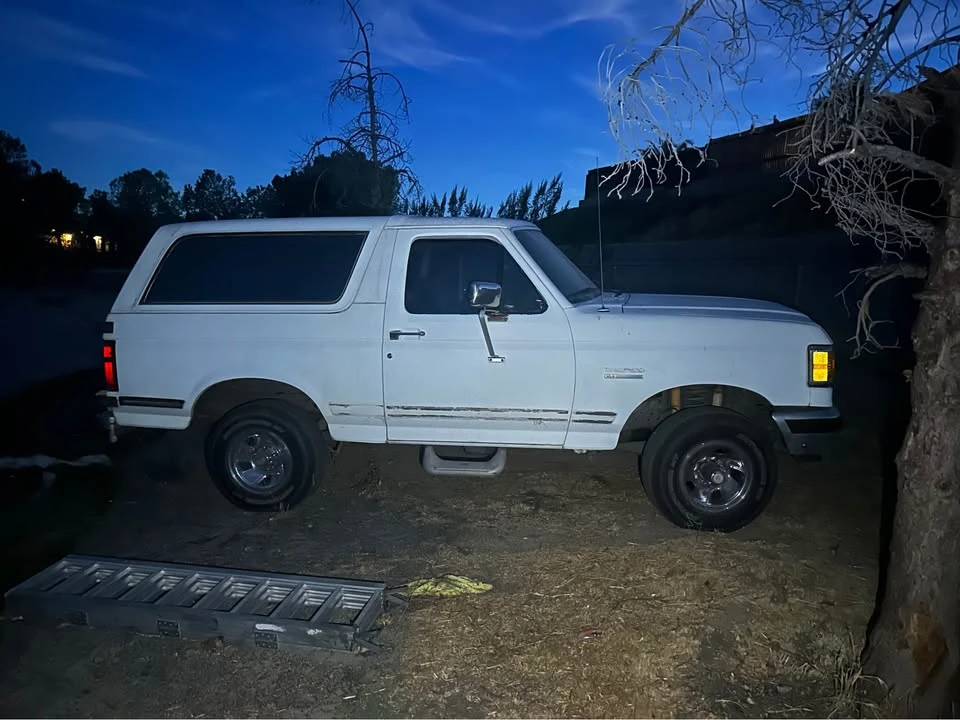 1991 Ford Bronco 4th Gen - Image 2 of 6