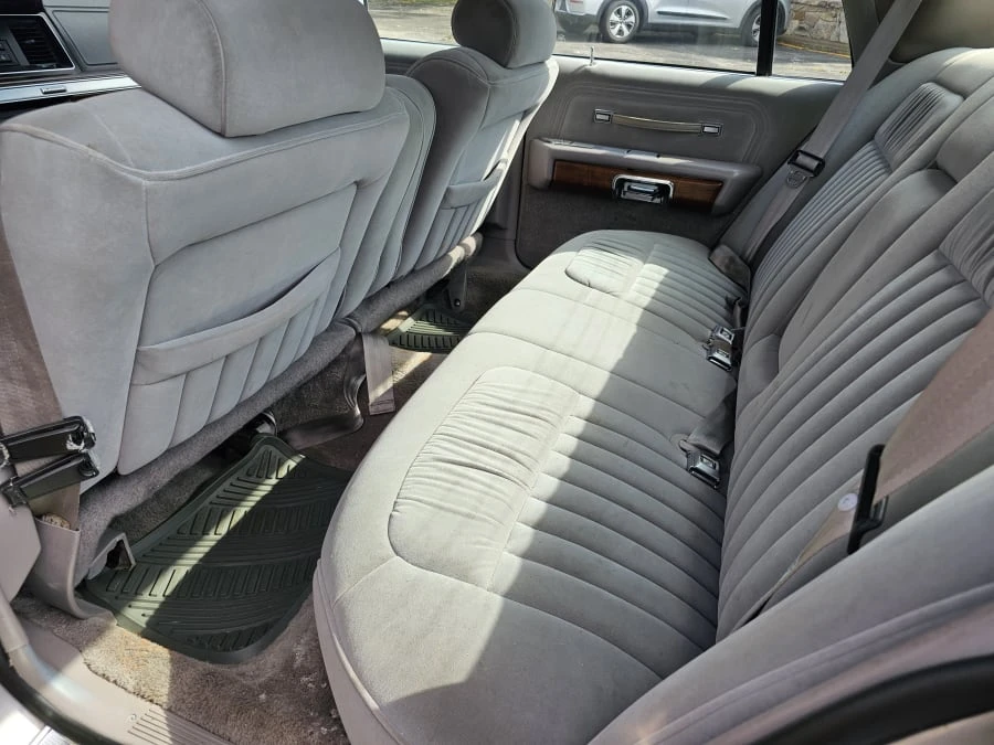 1991 Ford Crown Victoria - Image 7 of 13