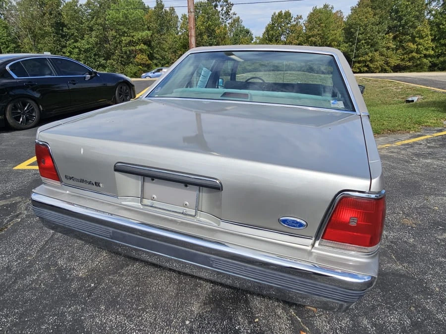 1991 Ford Crown Victoria - Image 2 of 13