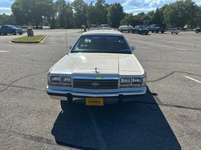 1991 Ford Crown Victoria - Image 5 of 21