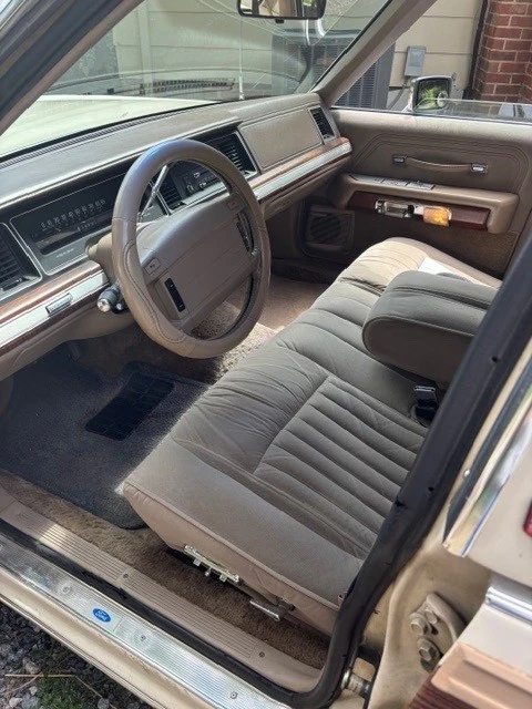 1991 Ford Crown Victoria - Image 6 of 21