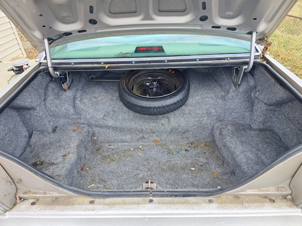 1991 Ford Crown Victoria - Image 6 of 15