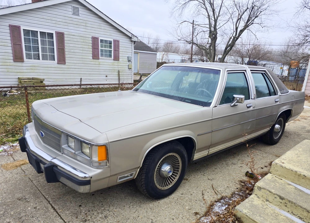 1991 Ford Crown Victoria - Image 5 of 17
