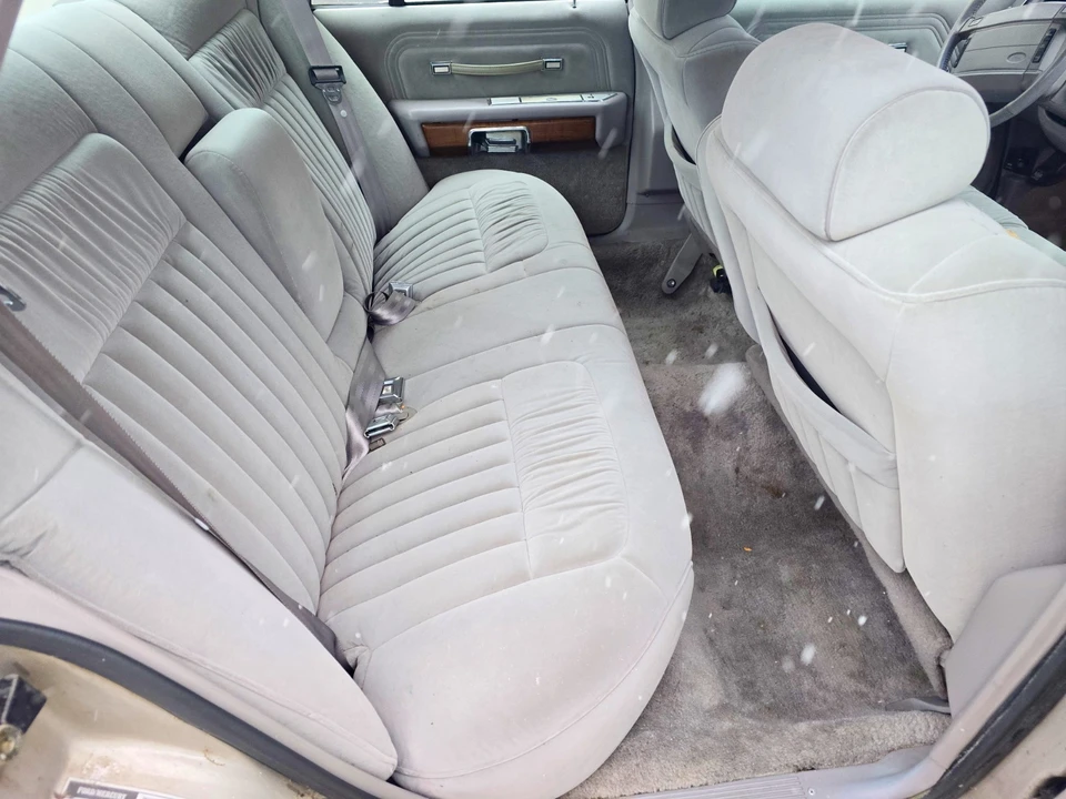 1991 Ford Crown Victoria - Image 8 of 15