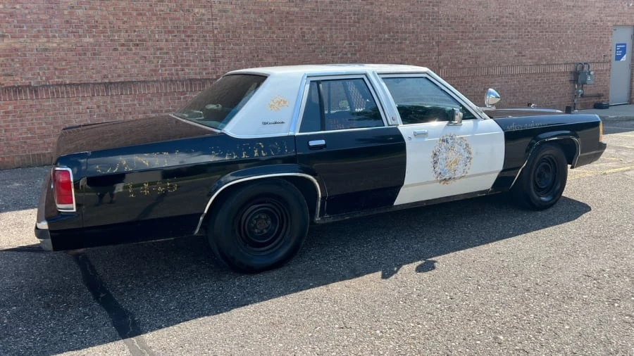 1991 Ford Crown Victoria - Image 3 of 31