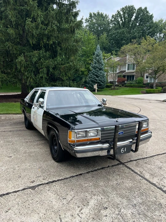 1991 Ford Crown Victoria - Image 17 of 31