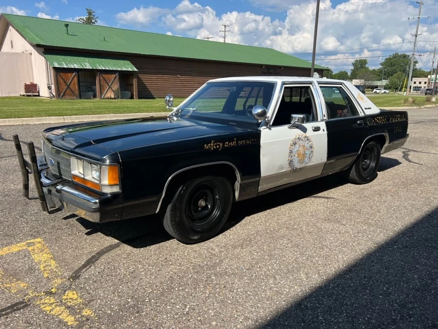 1991 Ford Crown Victoria - Image 13 of 31
