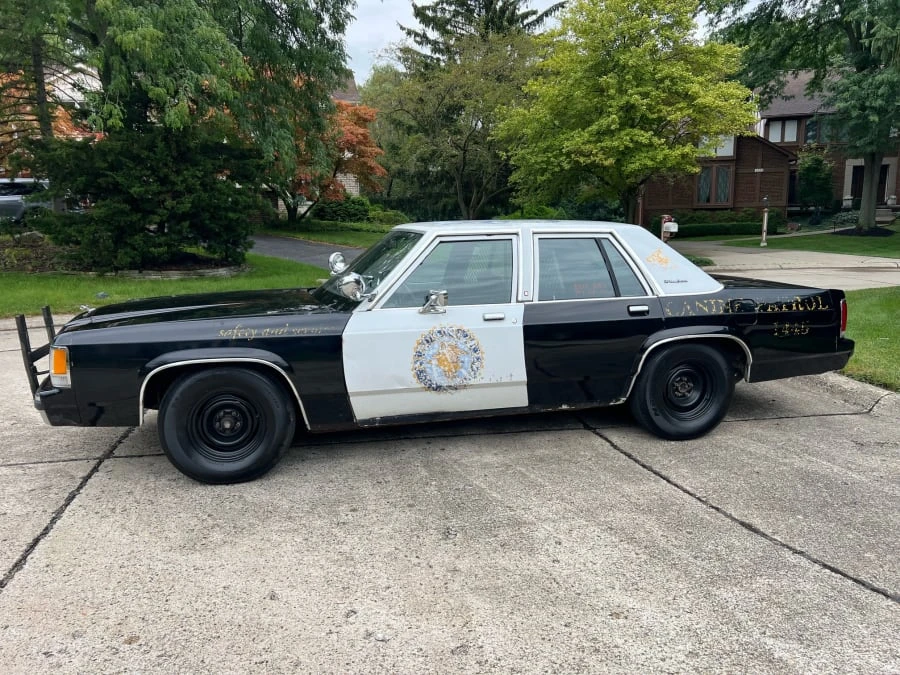 1991 Ford Crown Victoria - Image 25 of 31