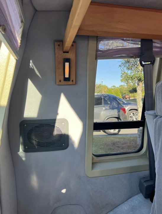 1991 Ford Econoline Van - Image 17 of 21